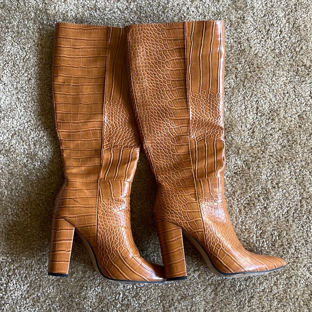 Cognac textured boots
